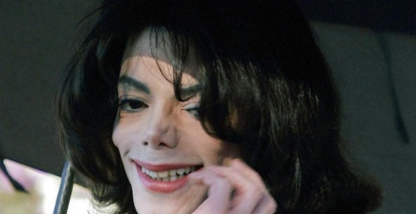 FOTO // Sosia lui Michael Jackson. Cum arată bărbatul, care seamănă leit cu starul pop